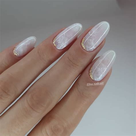 Special nails - Dr. Lipner recommends using plastic food wrap rather than foil when removing gel nail polish at home. When wrapped around your nails, plastic creates a tighter seal than foil, so the acetone is less likely to drip. Leave the plastic wrap on for 10 minutes. When you remove the plastic wrap, most or all of the gel nail polish …